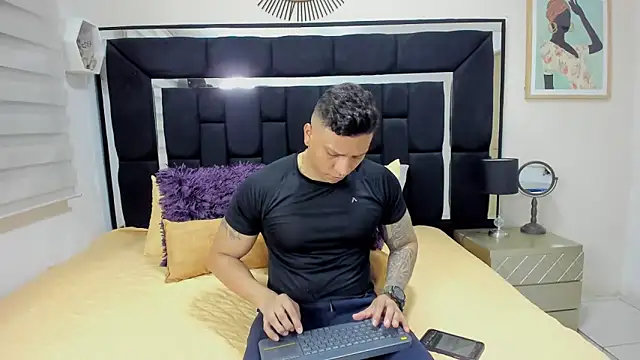 ethan dalton  online show from 8, 5, 2026