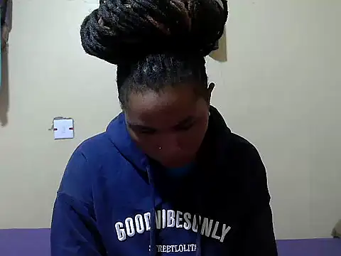 Creamy-Aisha online show from 28, 11, 2025