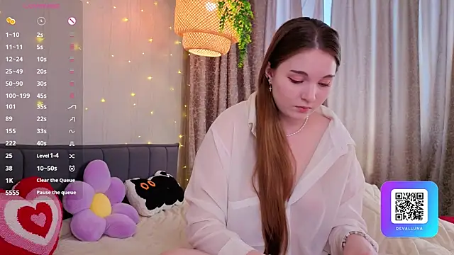 ConstanceHelms online show from 11, 4, 2026