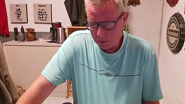 Snapshot of JamesBauer chatting on 20, 4, 2026 JamesBauer online show from 20, 4, 2026