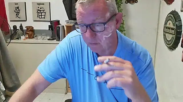 Snapshot of JamesBauer chatting on 23, 4, 2026 JamesBauer online show from 23, 4, 2026