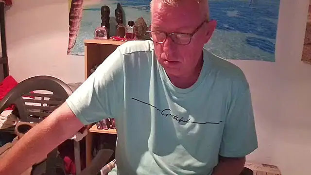 Snapshot of JamesBauer chatting on 7, 5, 2026 JamesBauer online show from 7, 5, 2026