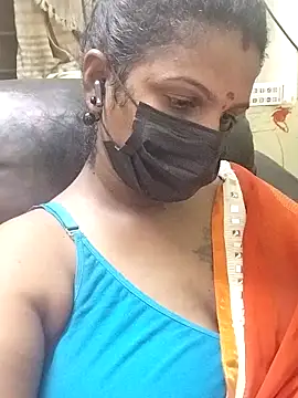 Snapshot of poojaa-rani chatting on 2, 11, 2025 poojaa-rani online show from 2, 11, 2025