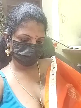 Snapshot of poojaa-rani chatting on 15, 12, 2025 poojaa-rani online show from 15, 12, 2025