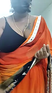 Snapshot of poojaa-rani chatting on 19, 3, 2025 poojaa-rani online show from 19, 3, 2025