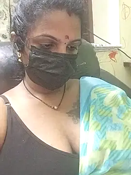 Snapshot of poojaa-rani chatting on 1, 2, 2026 poojaa-rani online show from 1, 2, 2026