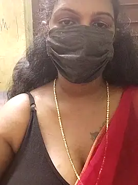 Snapshot of poojaa-rani chatting on 29, 9, 2025 poojaa-rani online show from 29, 9, 2025