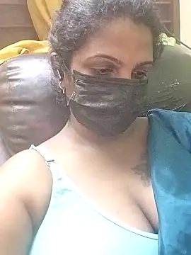 Snapshot of poojaa-rani chatting on 2, 3, 2026 poojaa-rani online show from 2, 3, 2026