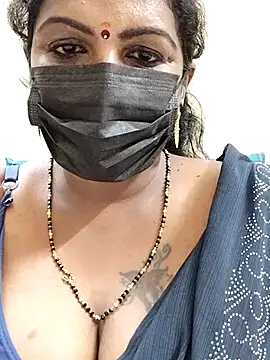 Snapshot of poojaa-rani chatting on 17, 3, 2025 poojaa-rani online show from 17, 3, 2025