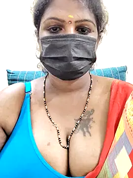 Snapshot of poojaa-rani chatting on 18, 3, 2025 poojaa-rani online show from 18, 3, 2025