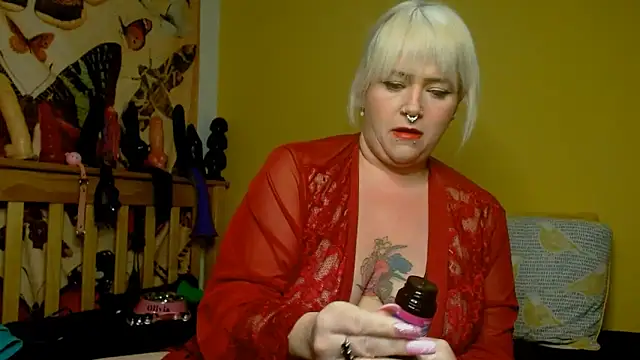 FilthyCuteOlivia online show from 17, 12, 2025