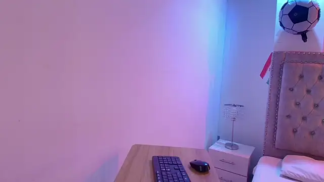 Lia adamsss online show from 17, 7, 2026