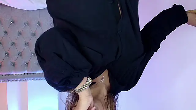 Lia adamsss online show from 18, 4, 2026