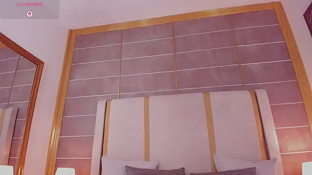 laurencarter1 online show from 10, 4, 2026