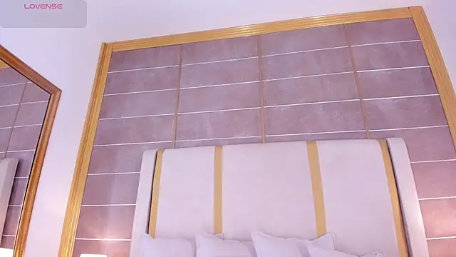 laurencarter1 online show from 14, 4, 2026