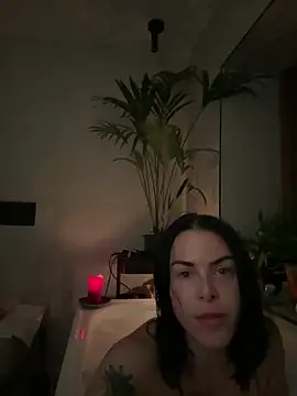 missninasparkle online show from 12, 10, 2025