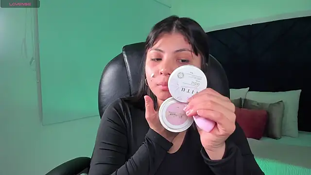 abby roux online show from 31, 10, 2025