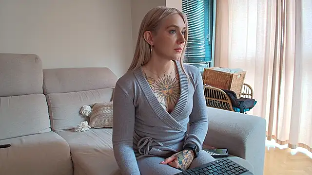 tattoobbgirl online show from 20, 3, 2026