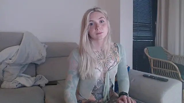 tattoobbgirl online show from 20, 12, 2025