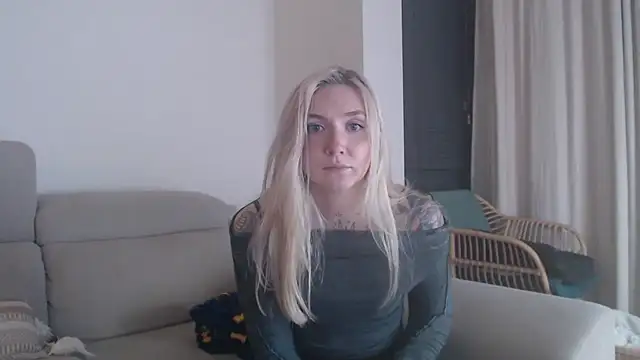 Snapshot of tattoobbgirl chatting on 19, 11, 2025 tattoobbgirl online show from 19, 11, 2025