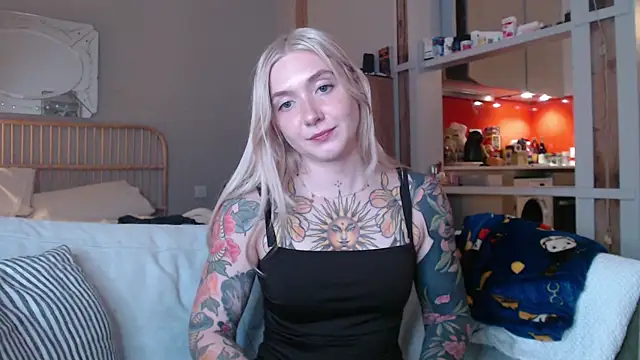 Snapshot of tattoobbgirl chatting on 20, 3, 2025 tattoobbgirl online show from 20, 3, 2025