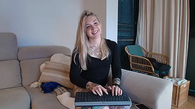 tattoobbgirl online show from 6, 3, 2026