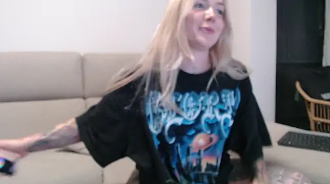 Snapshot of tattoobbgirl chatting on 11, 9, 2025 tattoobbgirl online show from 11, 9, 2025