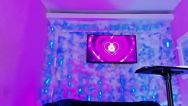 The Hot Ts Dolls online show from 28, 5, 2026