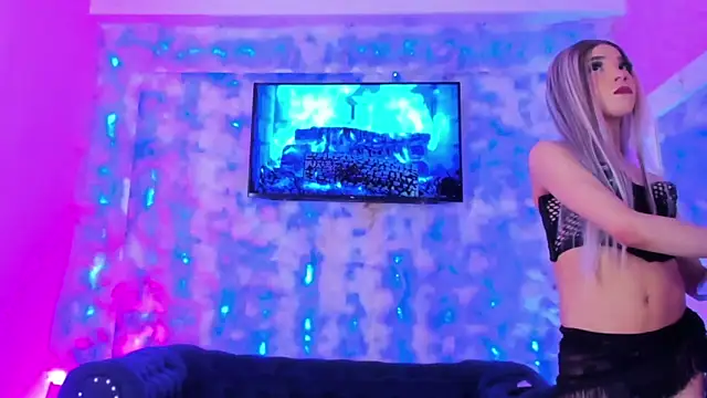The Hot Ts Dolls online show from 17, 5, 2026
