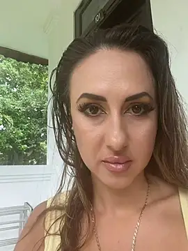 Snapshot of Brilliant-Splashes chatting on 3, 3, 2026 Brilliant-Splashes online show from 3, 3, 2026