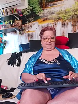 QueenPammy1 online show from 15, 4, 2026