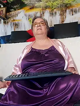 QueenPammy1 online show from 4, 4, 2026