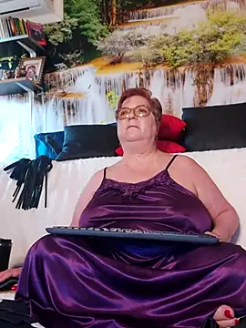 QueenPammy1 online show from 8, 4, 2026