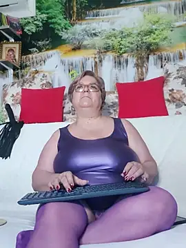 QueenPammy1 online show from 8, 10, 2025