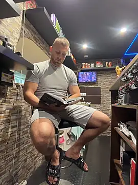 Snapshot of trainwithme chatting on 10, 6, 2026 trainwithme online show from 10, 6, 2026