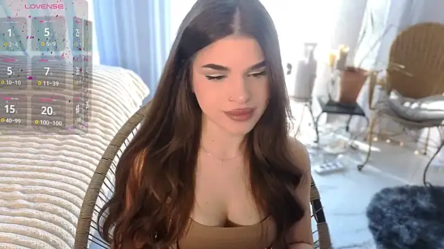 lili hotly online show from 17, 5, 2026