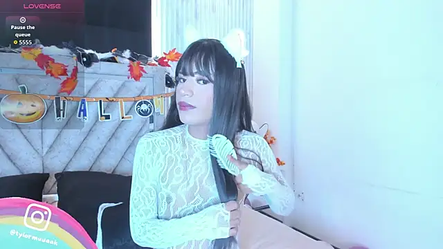 Taylor Harveey online show from 25, 10, 2025