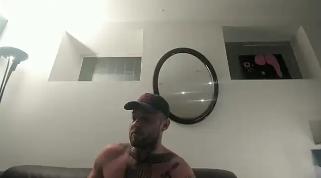 Snapshot of 1intensee chatting on 16, 3, 2025 1intensee online show from 16, 3, 2025