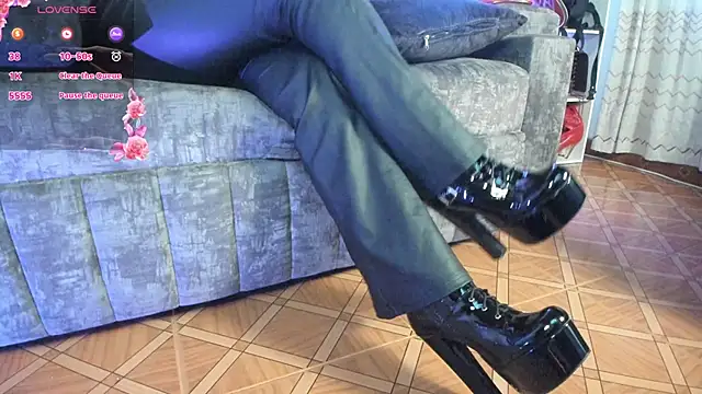  LuanaDabbraccio online show from 10, 2, 2026