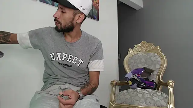 Snapshot of bigdick_monster1 chatting on 11, 11, 2025 bigdick monster1 online show from 11, 11, 2025