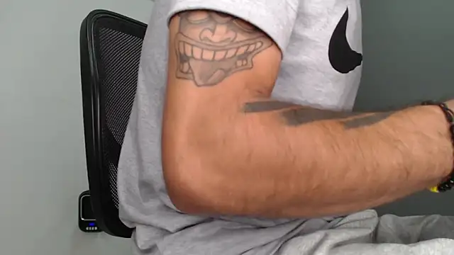 Snapshot of bigdick_monster1 chatting on 30, 10, 2025 bigdick monster1 online show from 30, 10, 2025