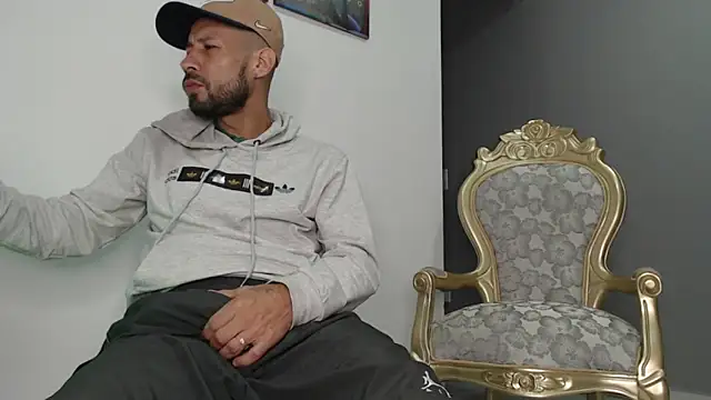 Snapshot of bigdick_monster1 chatting on 16, 11, 2025 bigdick monster1 online show from 16, 11, 2025