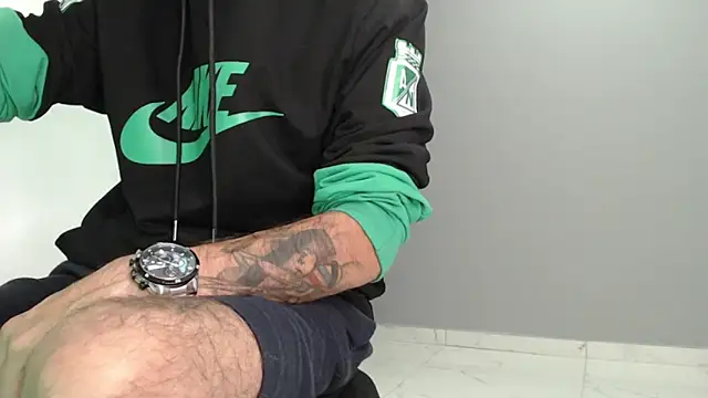 Snapshot of bigdick_monster1 chatting on 17, 10, 2025 bigdick monster1 online show from 17, 10, 2025