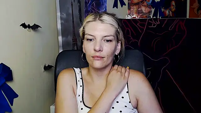 Snapshot of VanessaRey_ chatting on 20, 7, 2026 VanessaRey online show from 20, 7, 2026