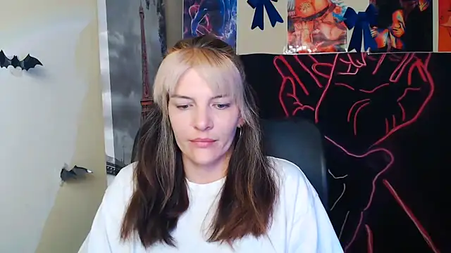 Snapshot of VanessaRey_ chatting on 16, 6, 2026 VanessaRey online show from 16, 6, 2026