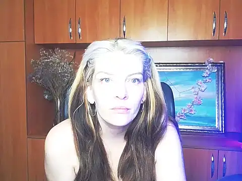 VanessaRey  online show from 25, 5, 2026