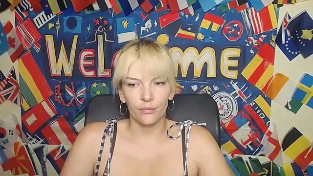 Snapshot of VanessaRey_ chatting on 9, 7, 2026 VanessaRey online show from 9, 7, 2026