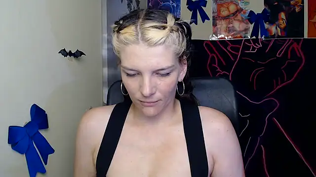 Snapshot of VanessaRey_ chatting on 25, 6, 2026 VanessaRey online show from 25, 6, 2026