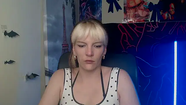 VanessaRey  online show from 10, 5, 2026