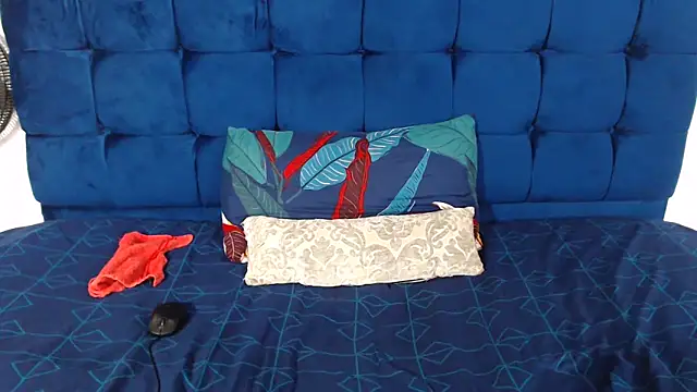 Snapshot of AriesCake chatting on 18, 12, 2025 AriesCake online show from 18, 12, 2025